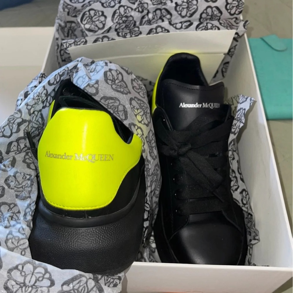 This is a black/fluo yellow Alexander McQueen